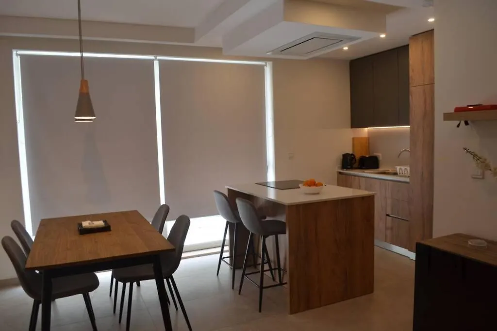 Sliema, Stylish 2 Bedroom Apartment With Parking Malta